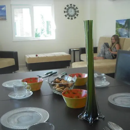 Mirage G 1 - Beautiful 2 Bedroomed Ground Floor Of Approx 1000 Sq Ft * Sidé