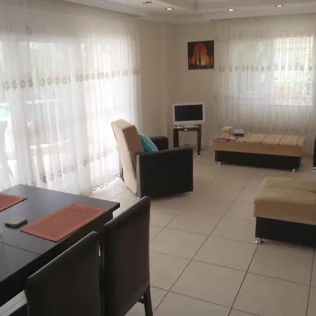 Daire Mirage G 1 - Beautiful 2 Bedroomed Ground Floor Of Approx 1000 Sq Ft *